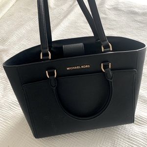 Micheal kors bag!